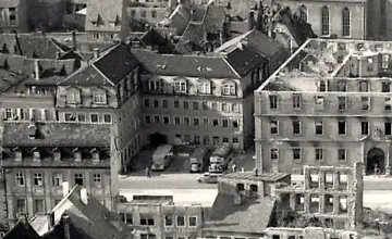 Nach dem Bombenangriff in Würzburg Hotel Strauss Aussenansicht nach dem Bombenangriff