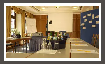 Hotel Strauss | Tagen in Würzburg Tagung Blauer Raum Ausschnitt