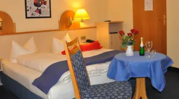 Doppelzimmer Standard mit Klimaanlage - Günstig übernachten in der Standardkategorie Doppelzimmer Standard Würzburg