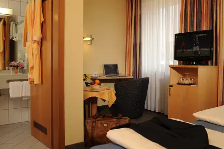 Hotelzimmer - Übernachten im Hotel Strauss Würzburg Zimmer günstig Übernachten in Würzburg